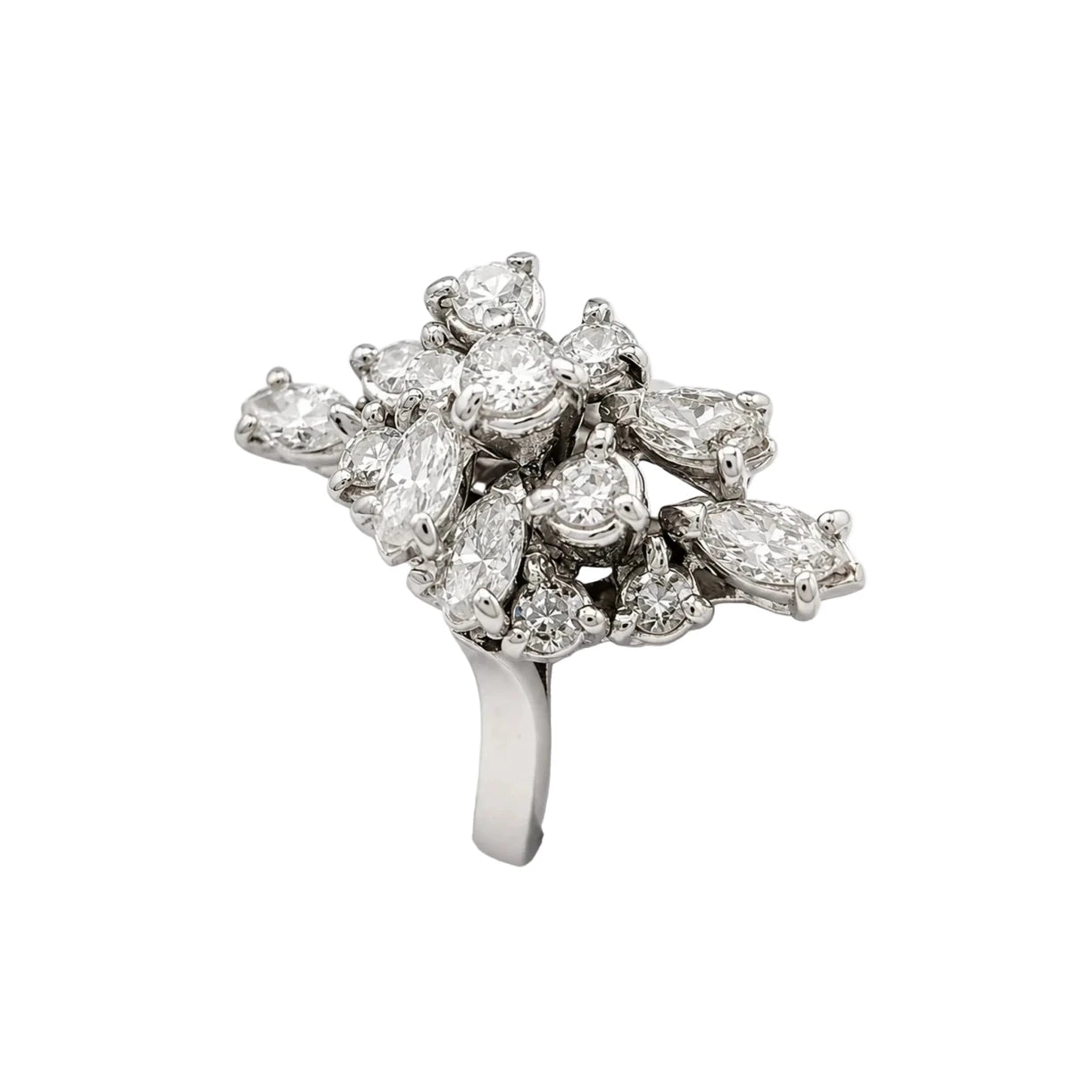 Bague en or blanc et diamants - Castafiore