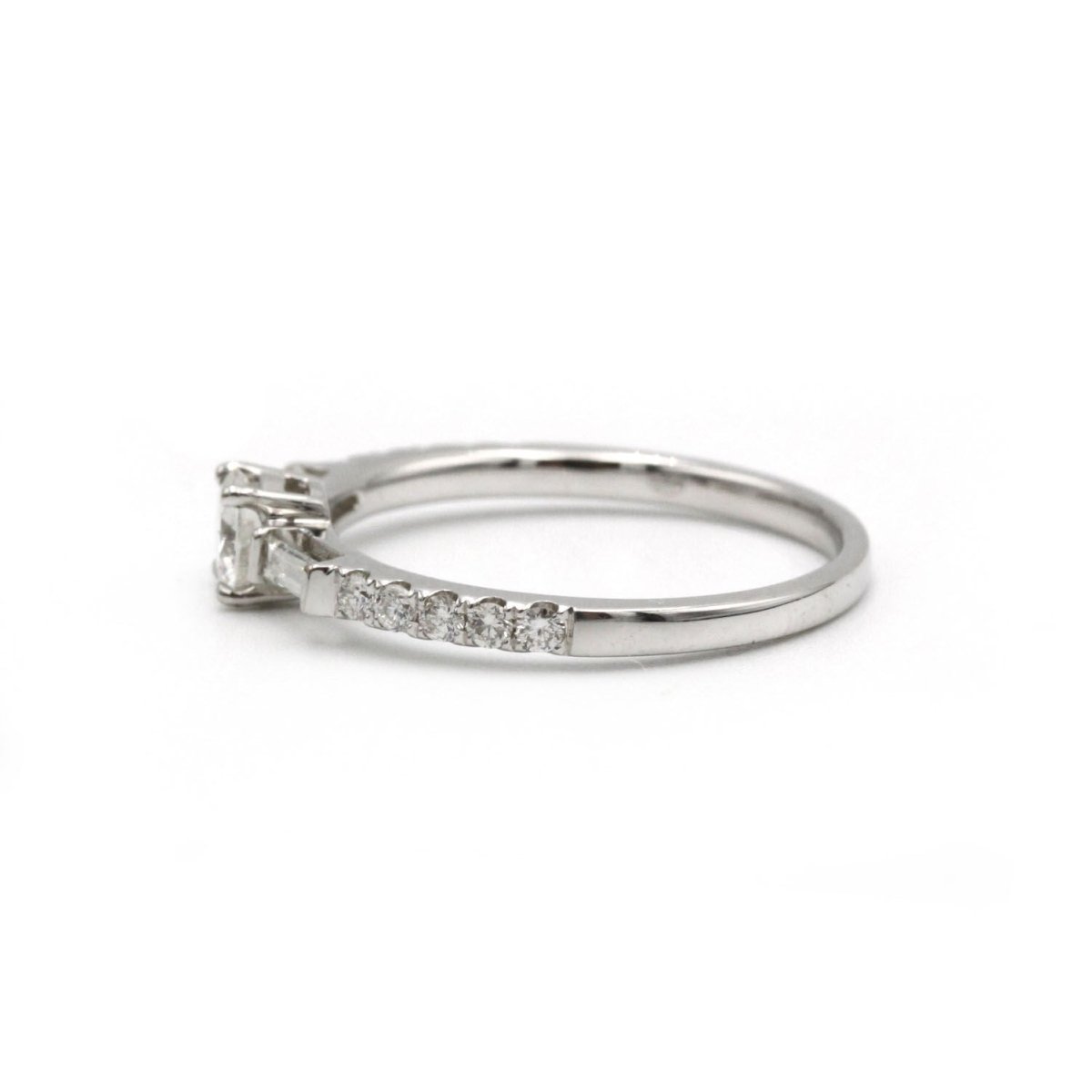 Bague en or blanc et diamants - Castafiore