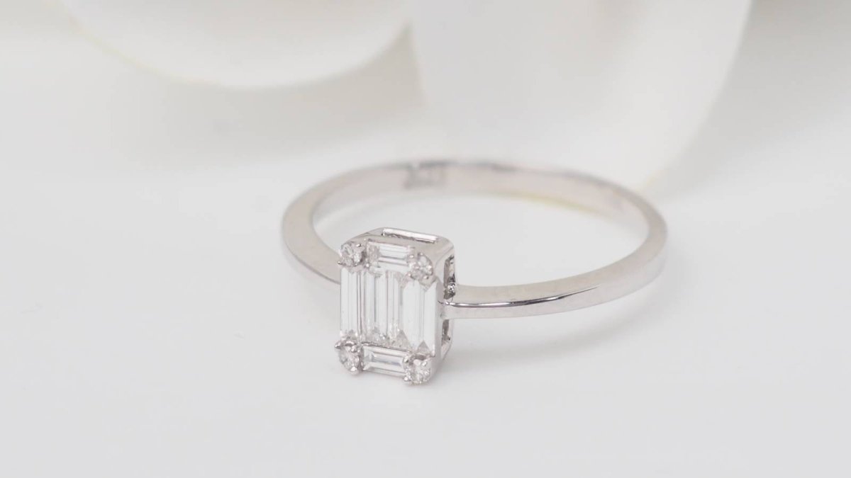 Bague en or blanc et diamants baguettes - Castafiore