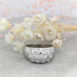 Bague en or blanc et diamants – Motif nid d’abeille - Castafiore