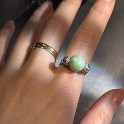 Bague en or blanc, jade et diamants - Castafiore