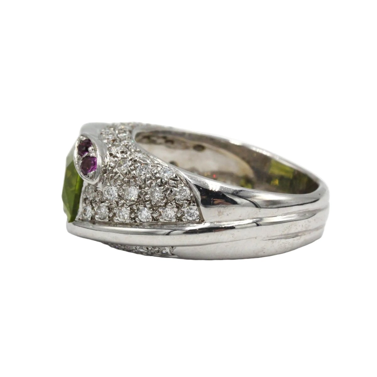 Bague en or blanc, péridot, grenats et diamants - Castafiore