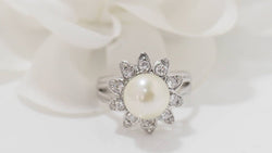 Bague en or blanc, perle de culture et diamants - Castafiore