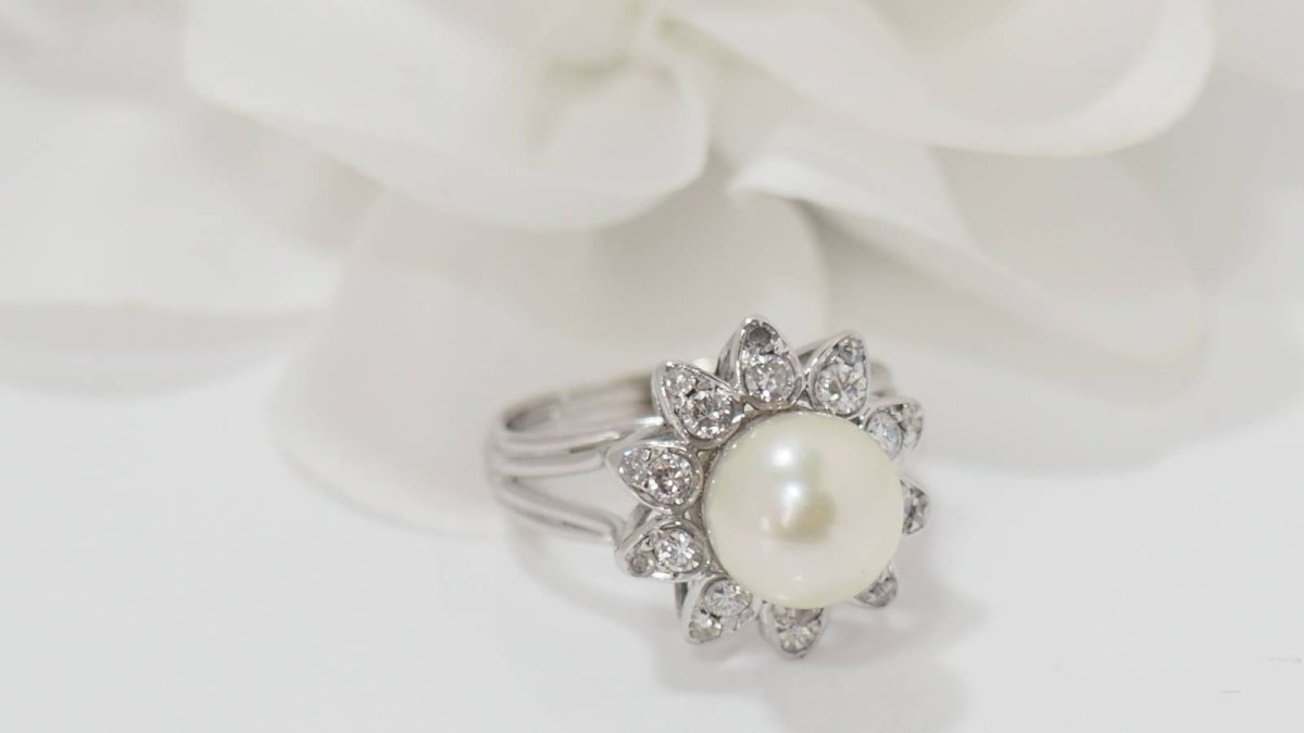 Bague en or blanc, perle de culture et diamants - Castafiore