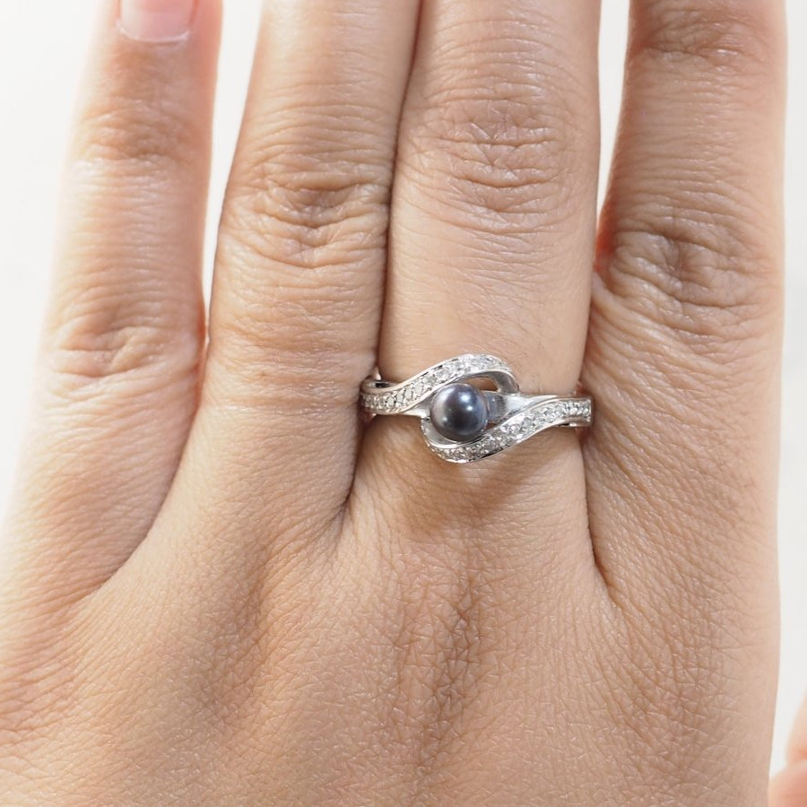 Bague en or blanc, perle de Tahiti et diamants - Castafiore