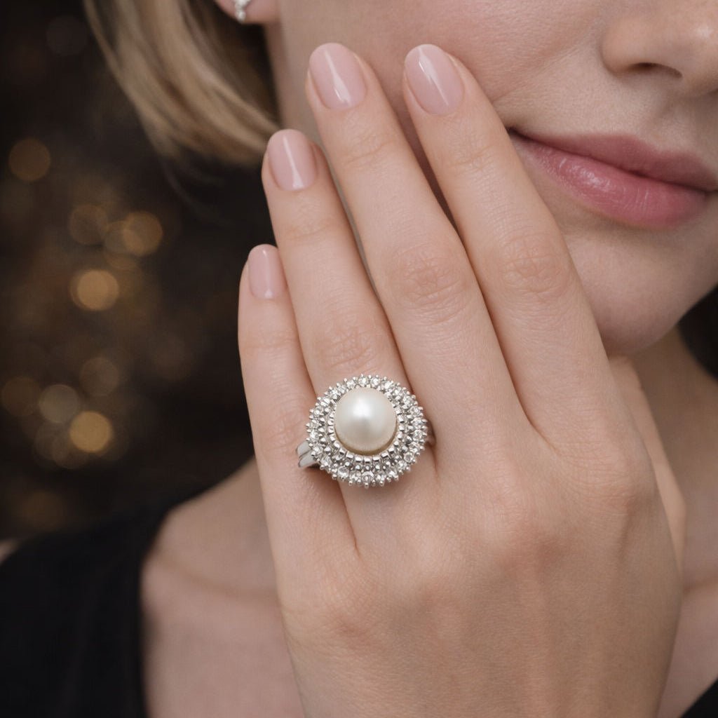 Bague en or blanc, perle et diamants - Castafiore