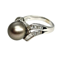 Bague en or blanc, perle, et diamants - Castafiore