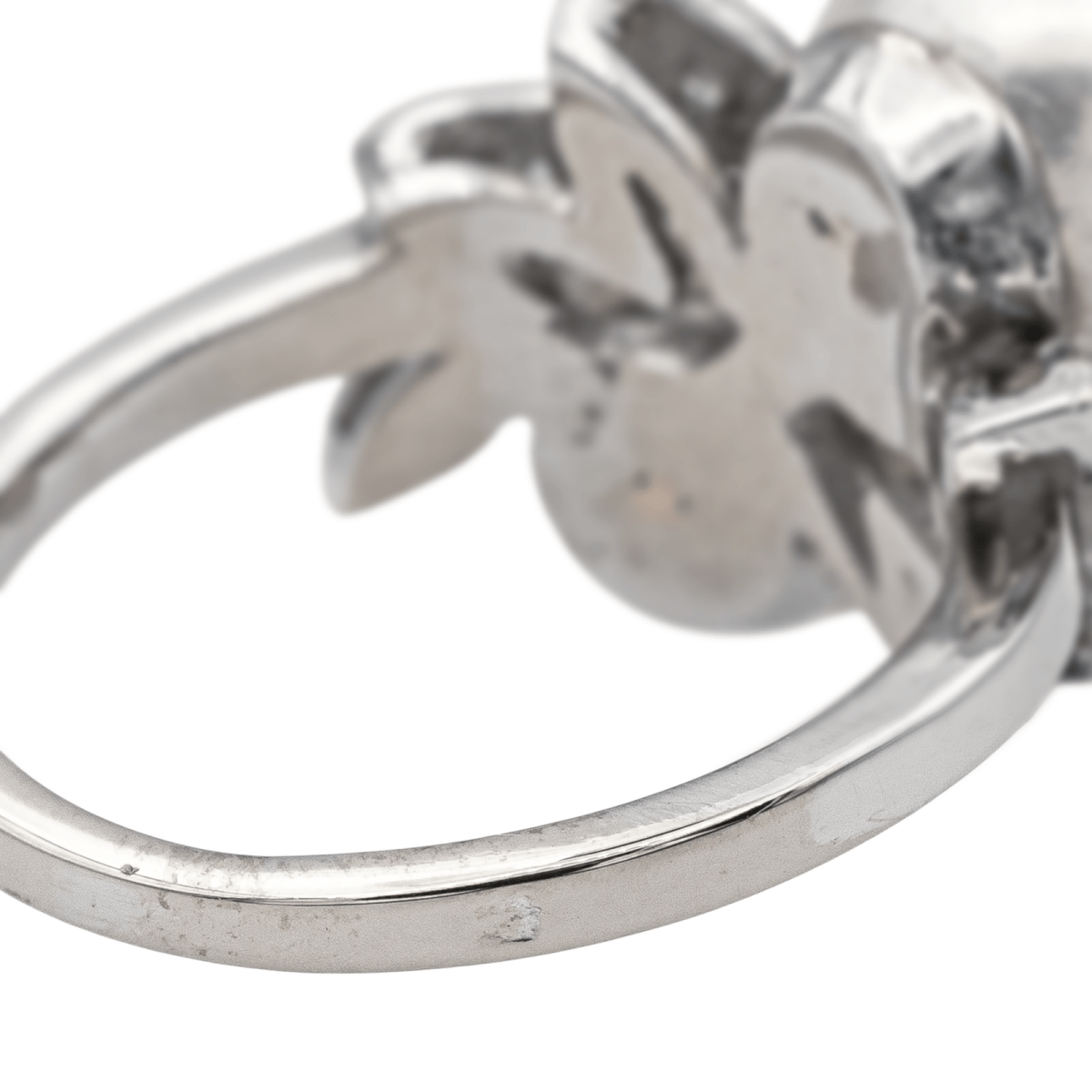 Bague en or blanc, perles et diamants - Castafiore