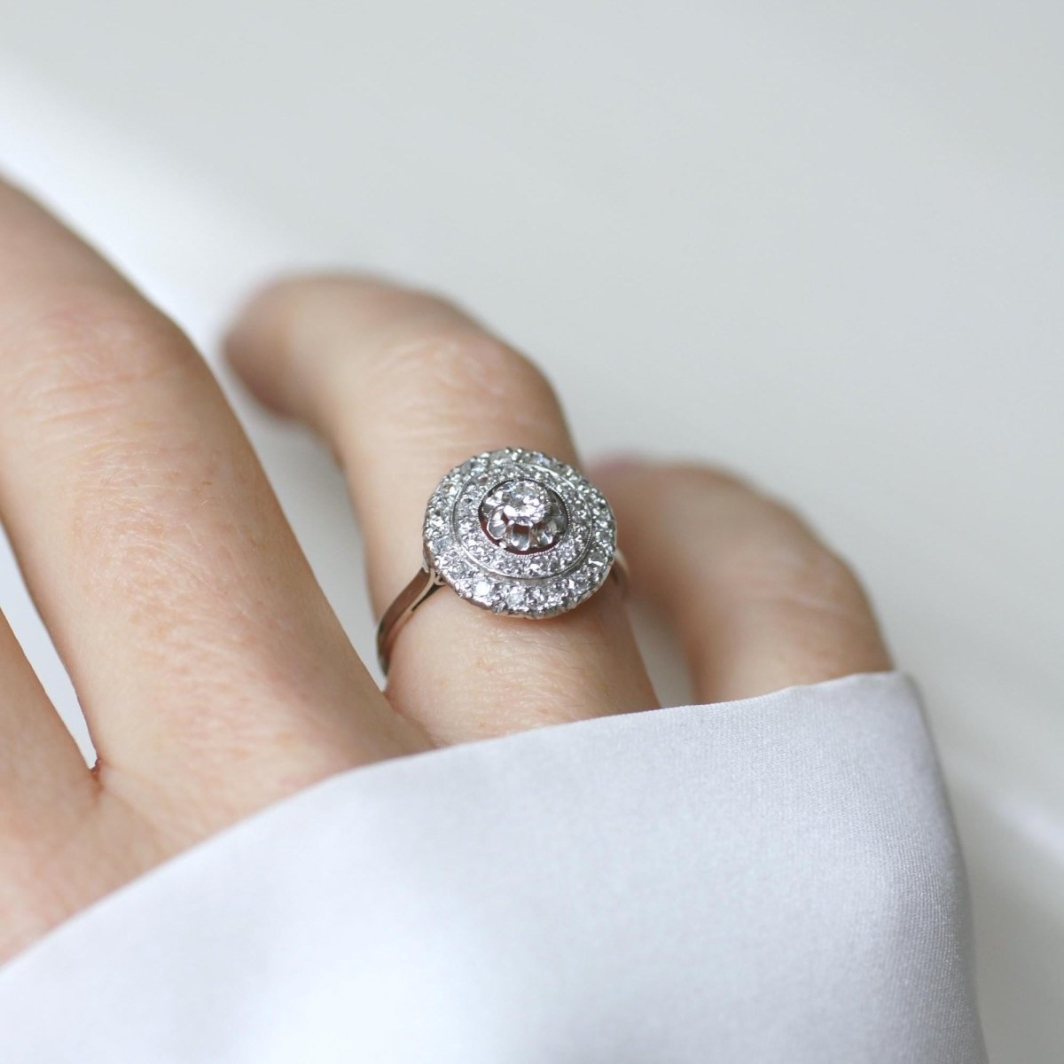 Bague en or blanc, platine, et diamants - Castafiore