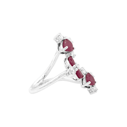 Bague en or blanc, rubis et diamants - Castafiore