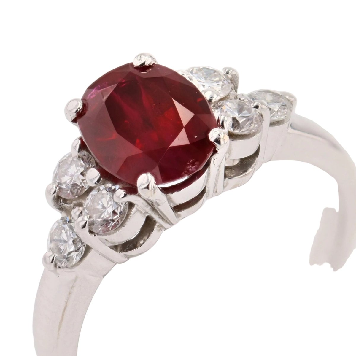 Bague en or blanc, rubis et diamants - Castafiore