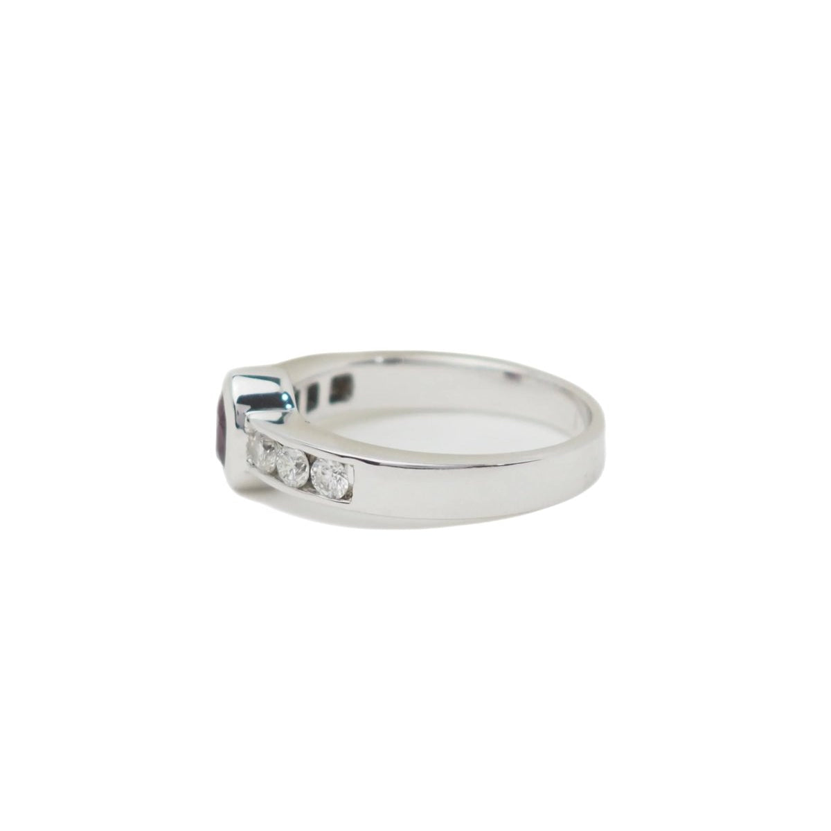 Bague en or blanc, rubis et diamants - Castafiore