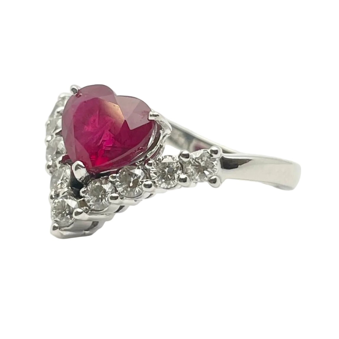 Bague en or blanc, rubis et diamants - Castafiore