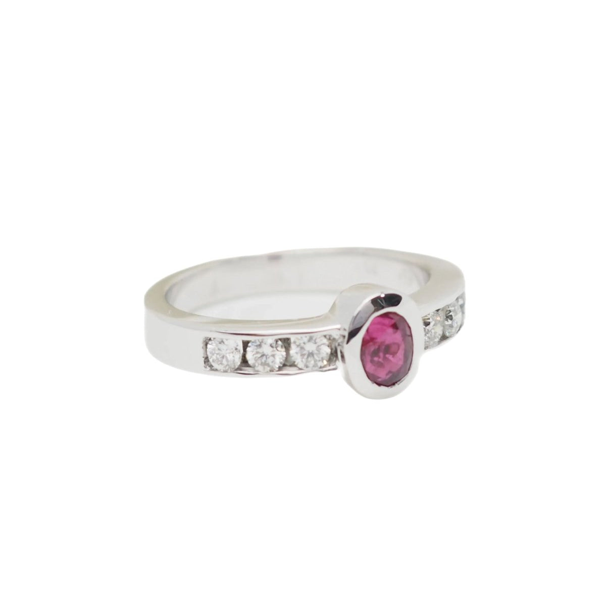 Bague en or blanc, rubis et diamants - Castafiore