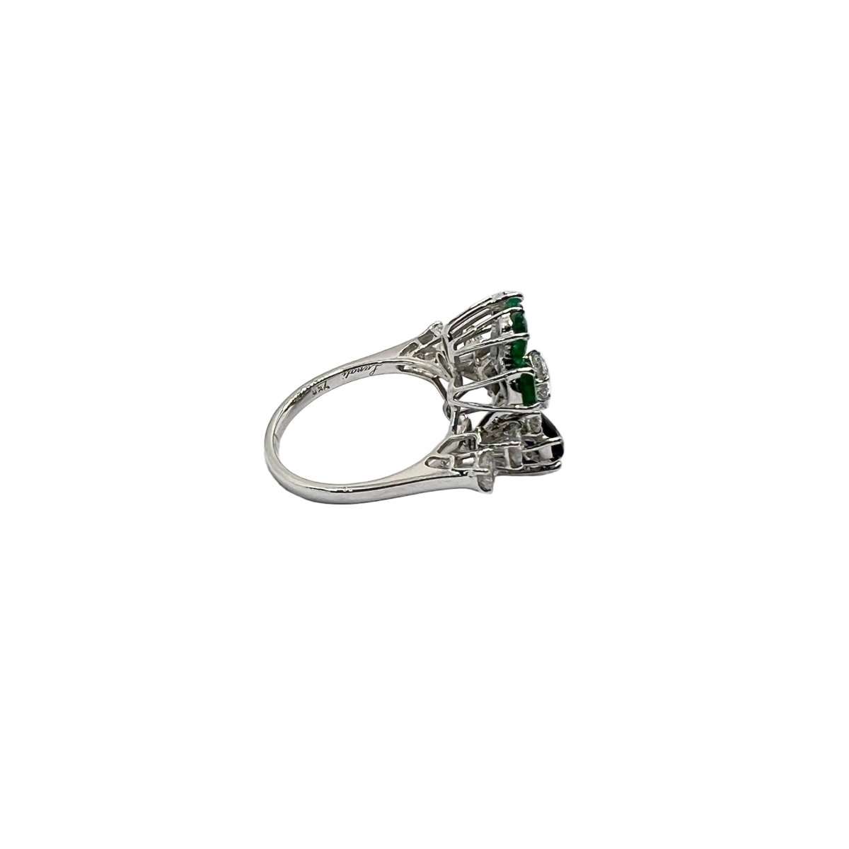 Bague en or blanc, saphir, émeraude, et diamants - Castafiore