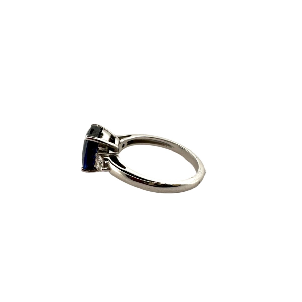 Bague en or blanc, saphir et diamant - Castafiore