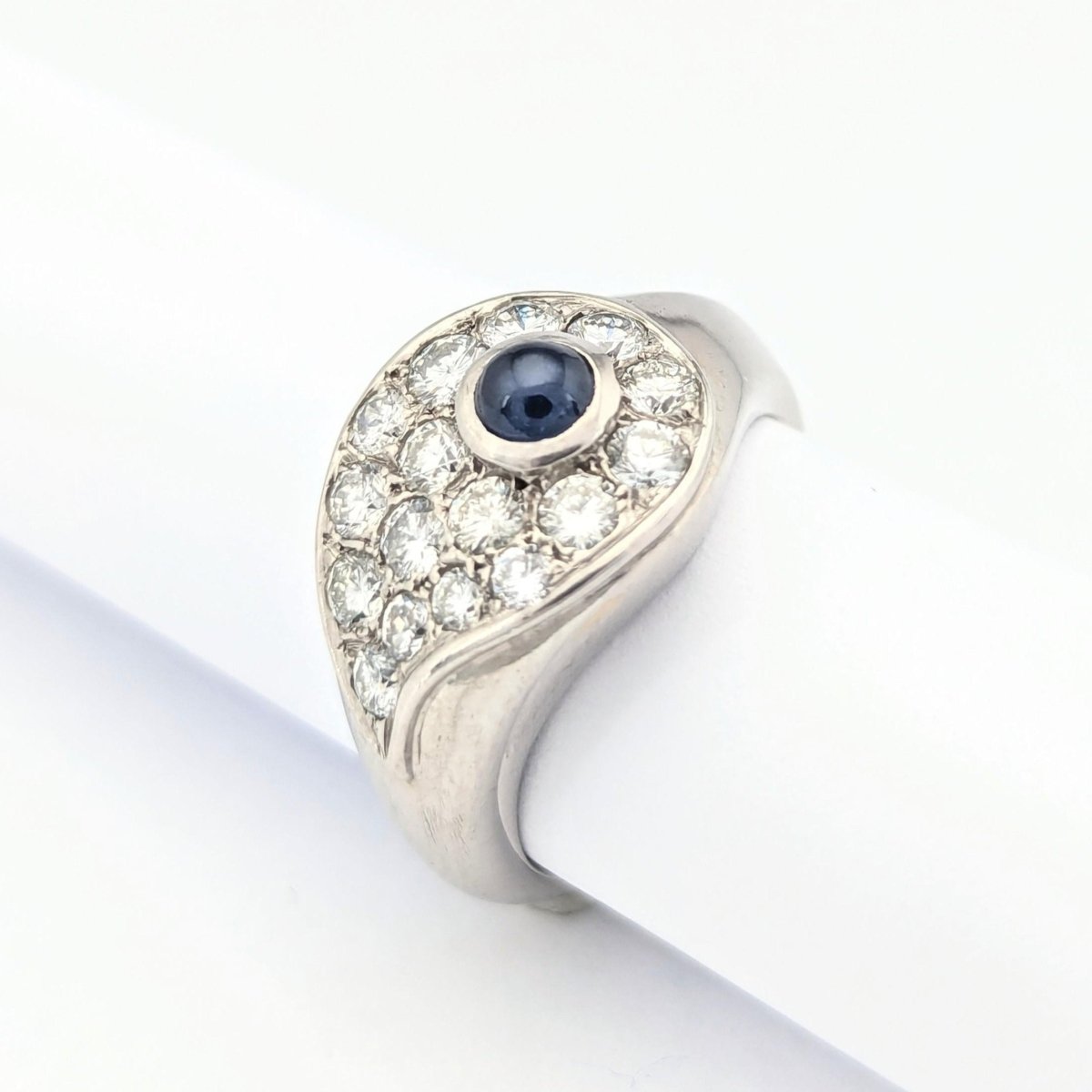 Bague en or blanc, saphir et diamant - Castafiore