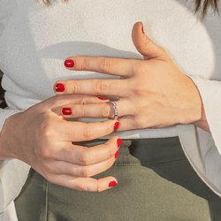 Bague en or blanc, saphir et diamants - Castafiore