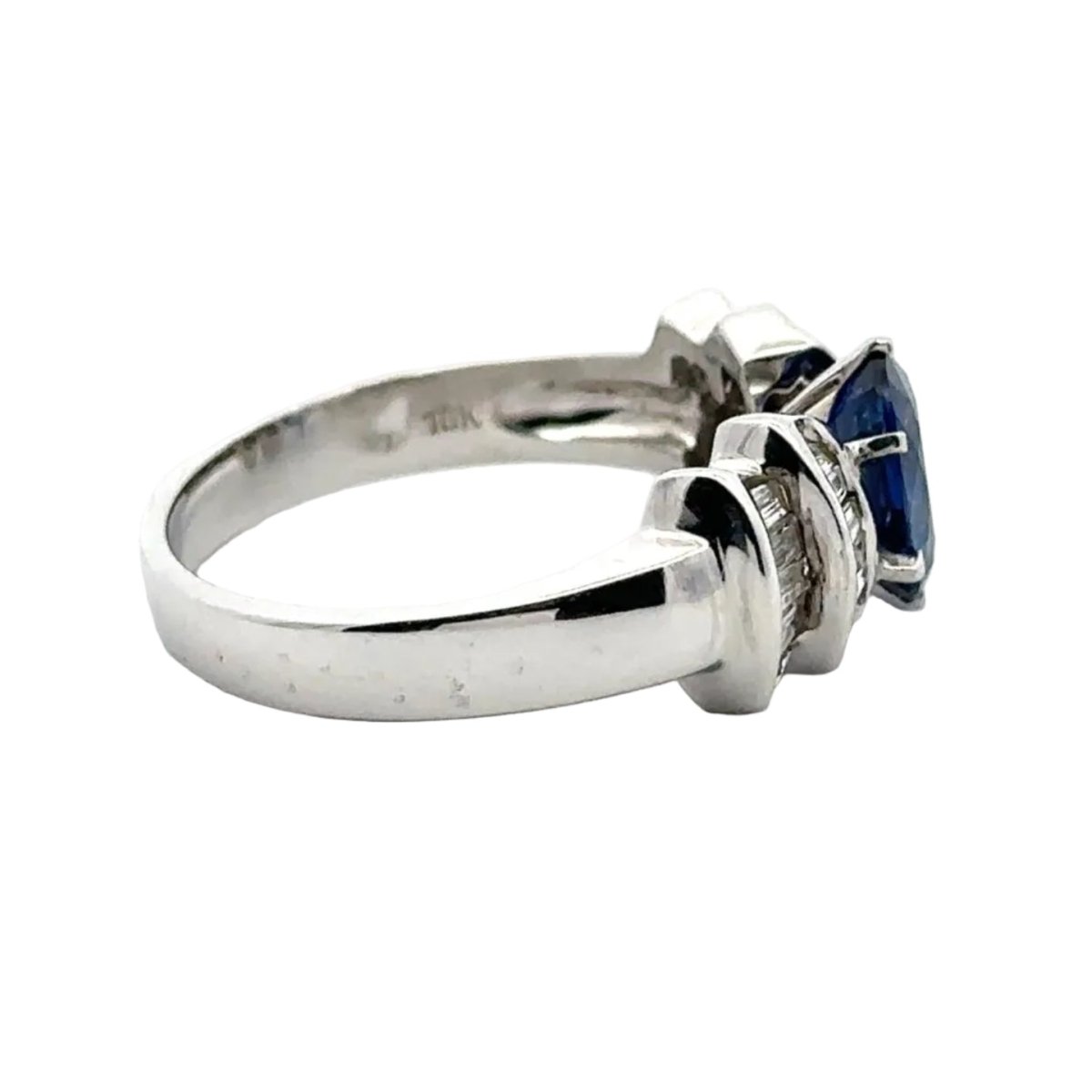 Bague en or blanc, saphir et diamants - Castafiore