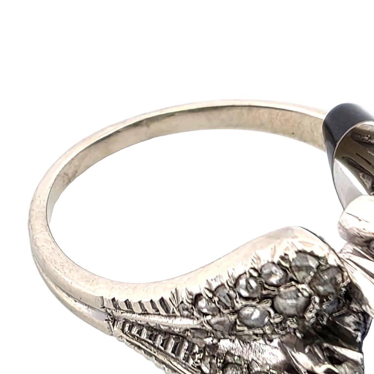 Bague en or blanc, saphir et diamants - Castafiore