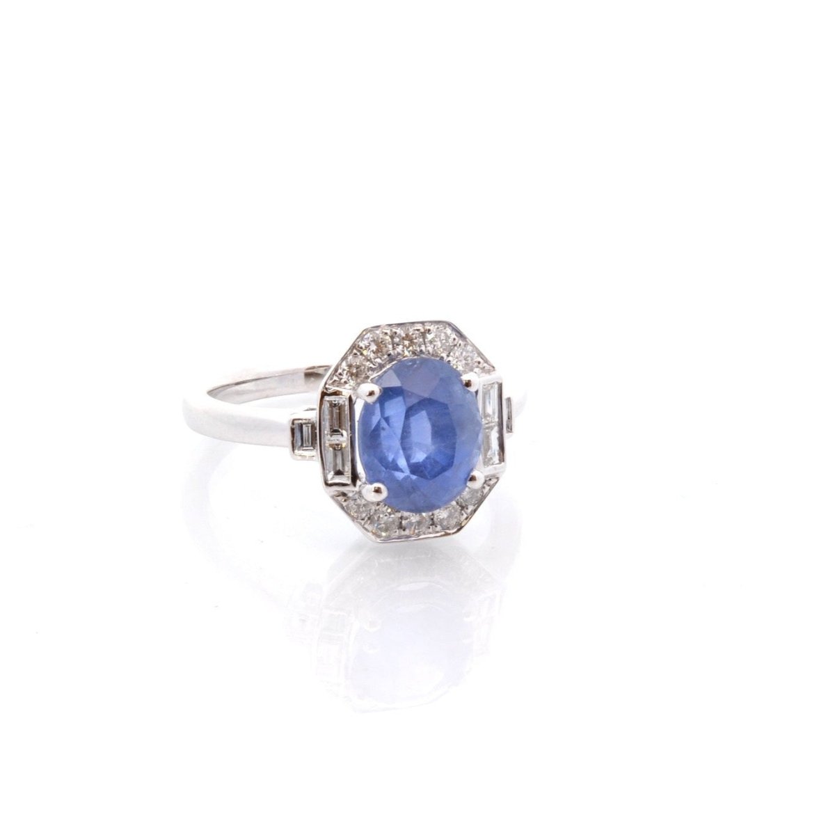 Bague en or blanc, saphir et diamants - Castafiore
