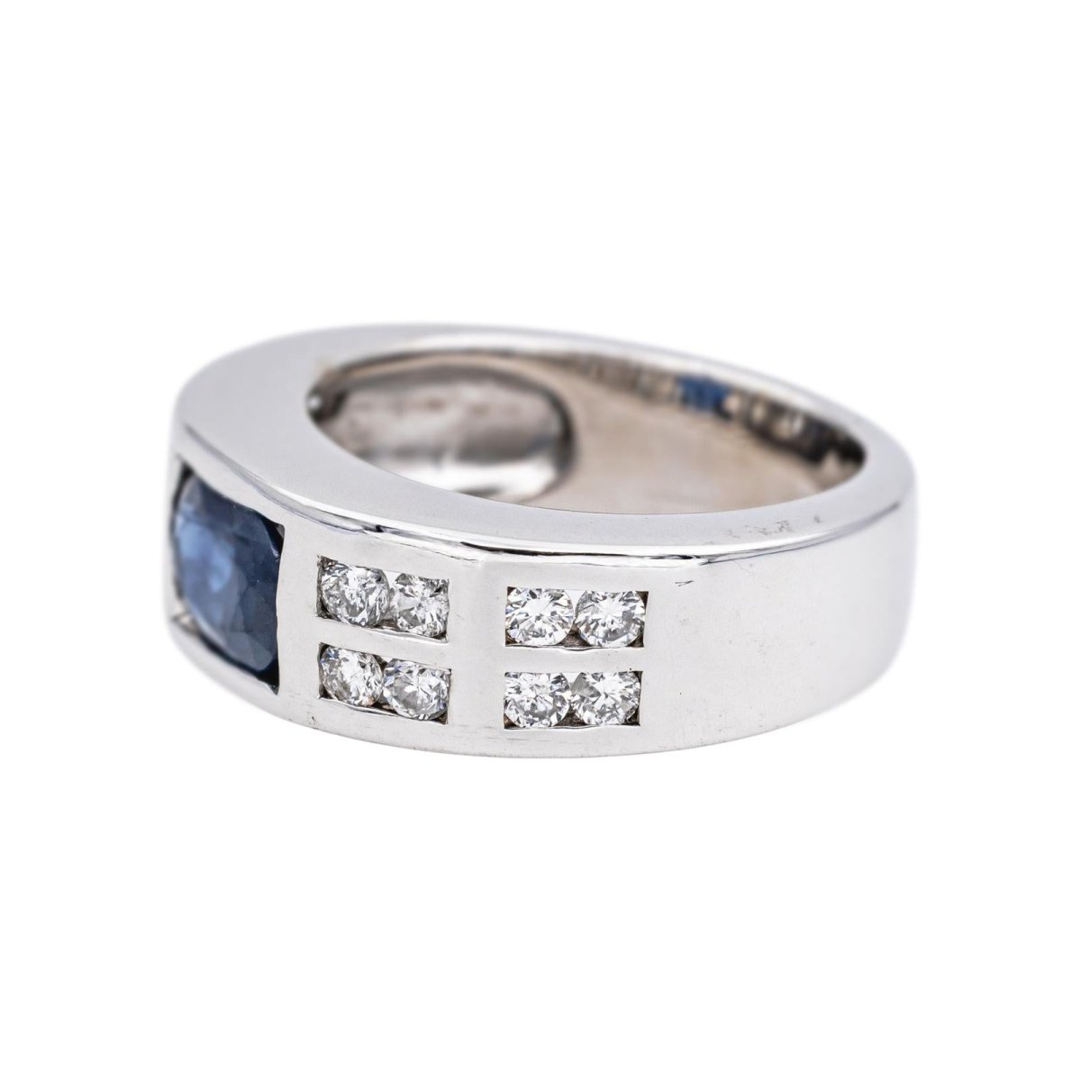 Bague en or blanc, saphir et diamants - Castafiore