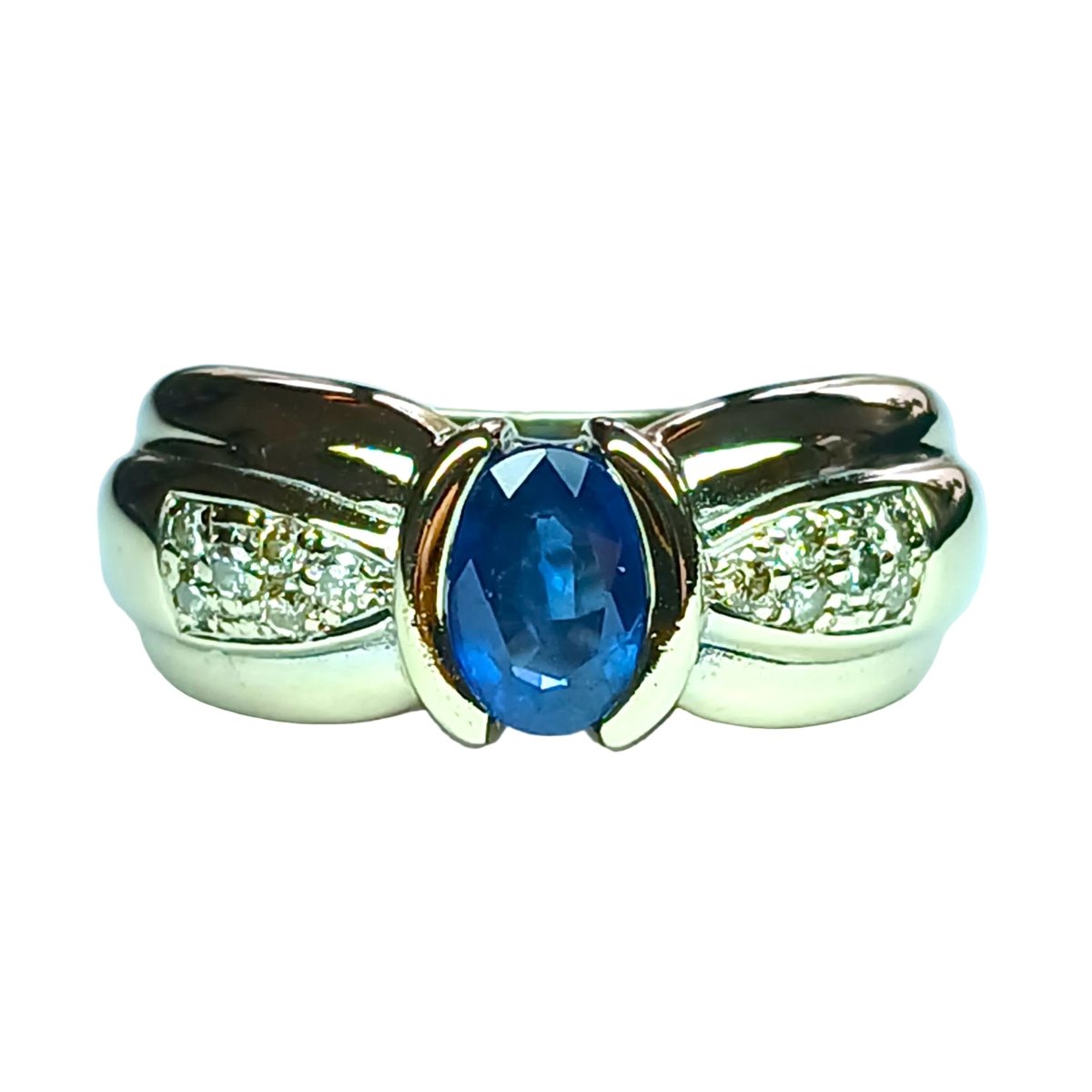Bague en or blanc, saphir et diamants - Castafiore
