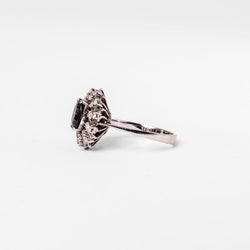 Bague en or blanc, saphir et diamants - Castafiore