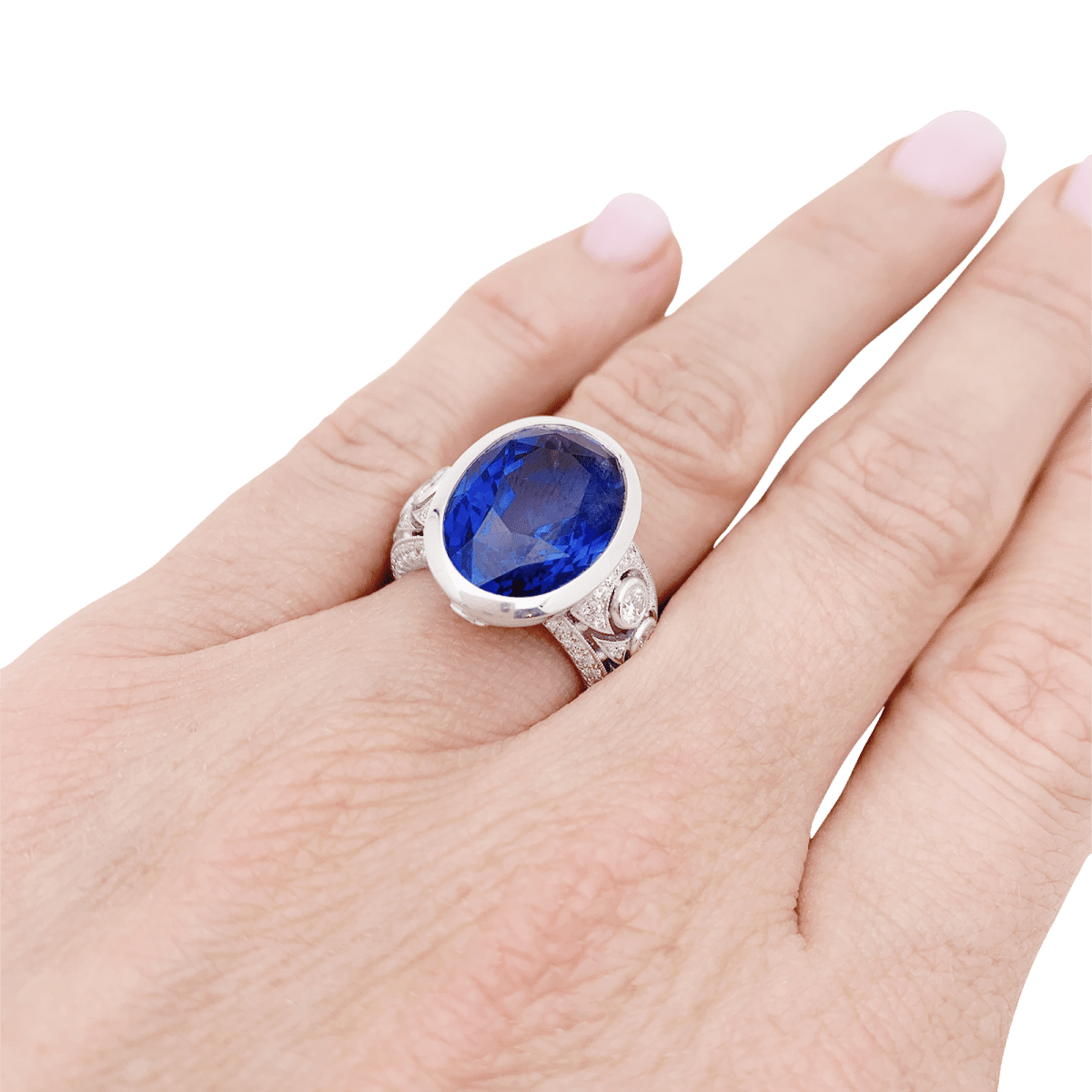 Bague en or blanc, saphir et diamants - Castafiore