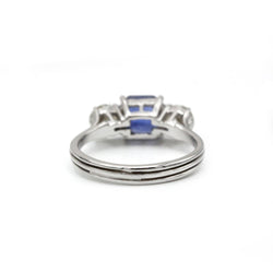 Bague en or blanc, saphir et diamants - Castafiore