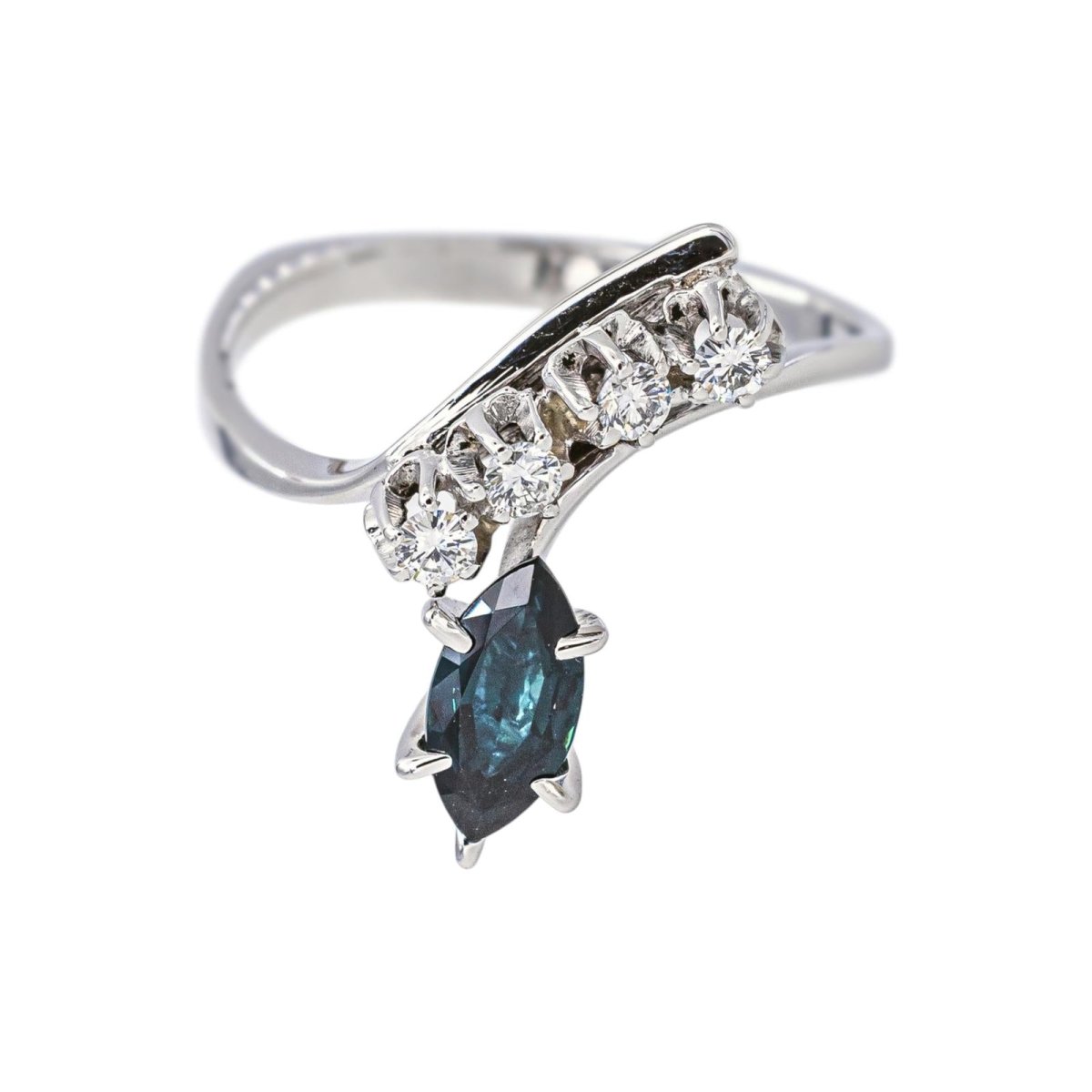 Bague en or blanc, saphir et diamants - Castafiore