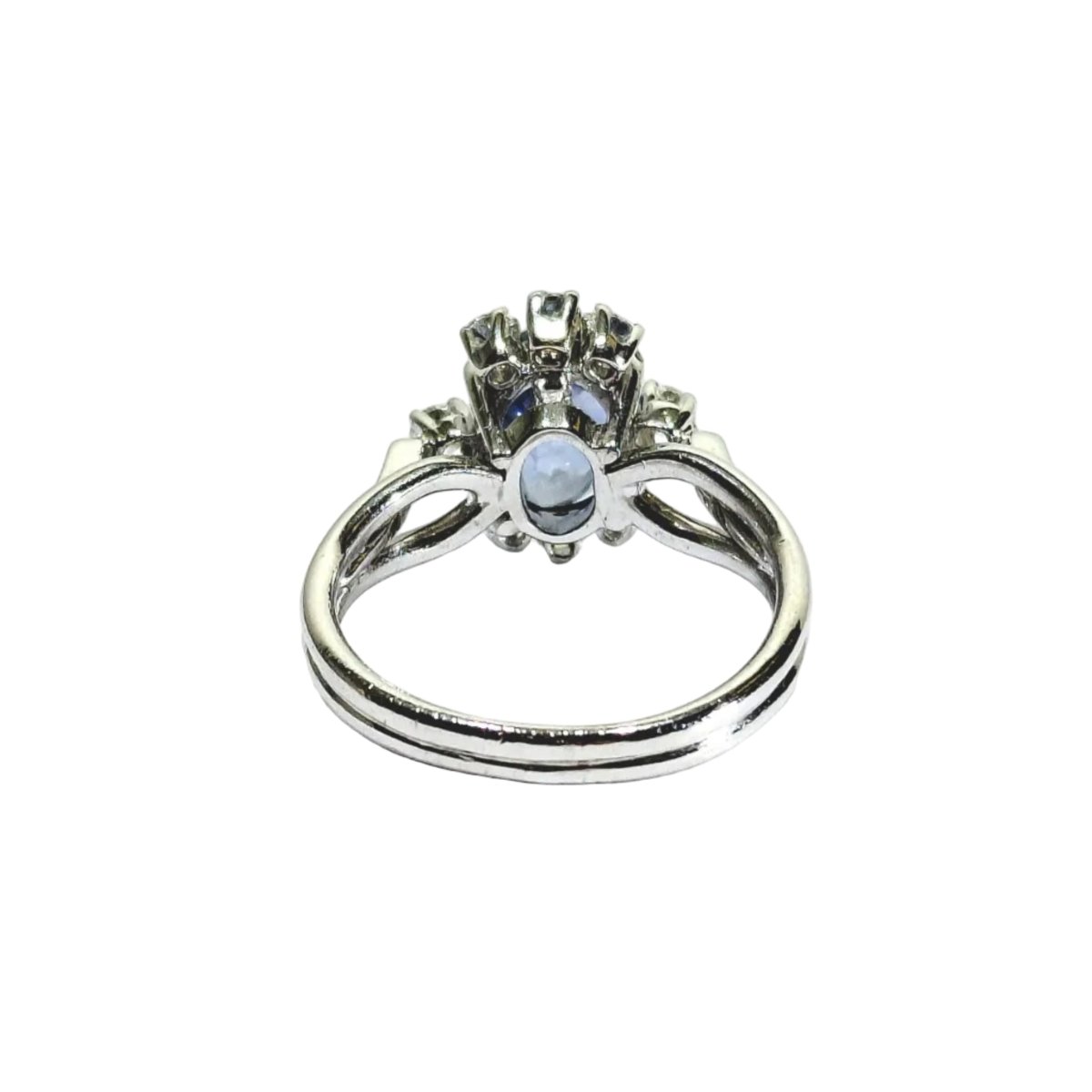 Bague en or blanc, saphir et diamants - Castafiore