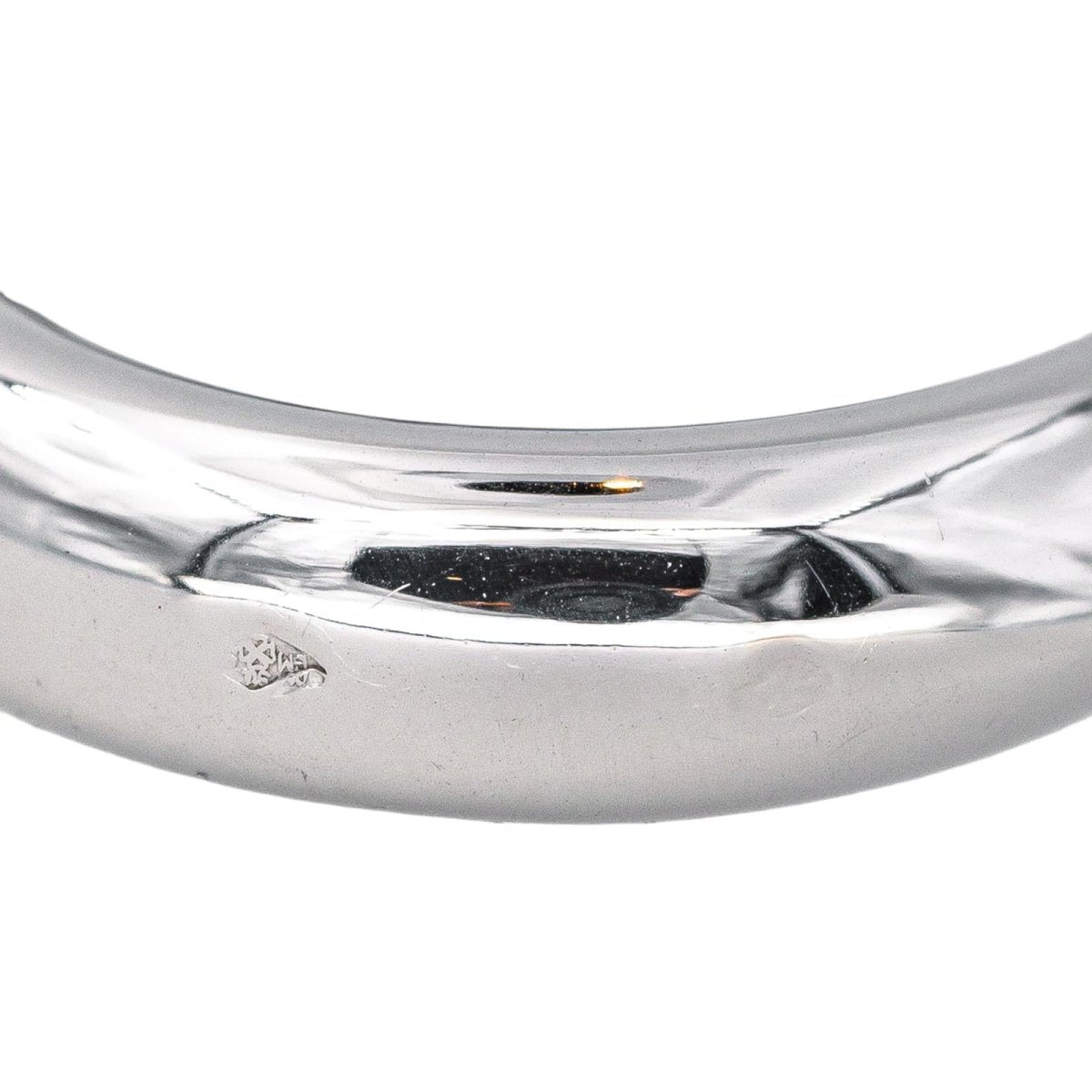 Bague en or blanc, saphir et diamants - Castafiore