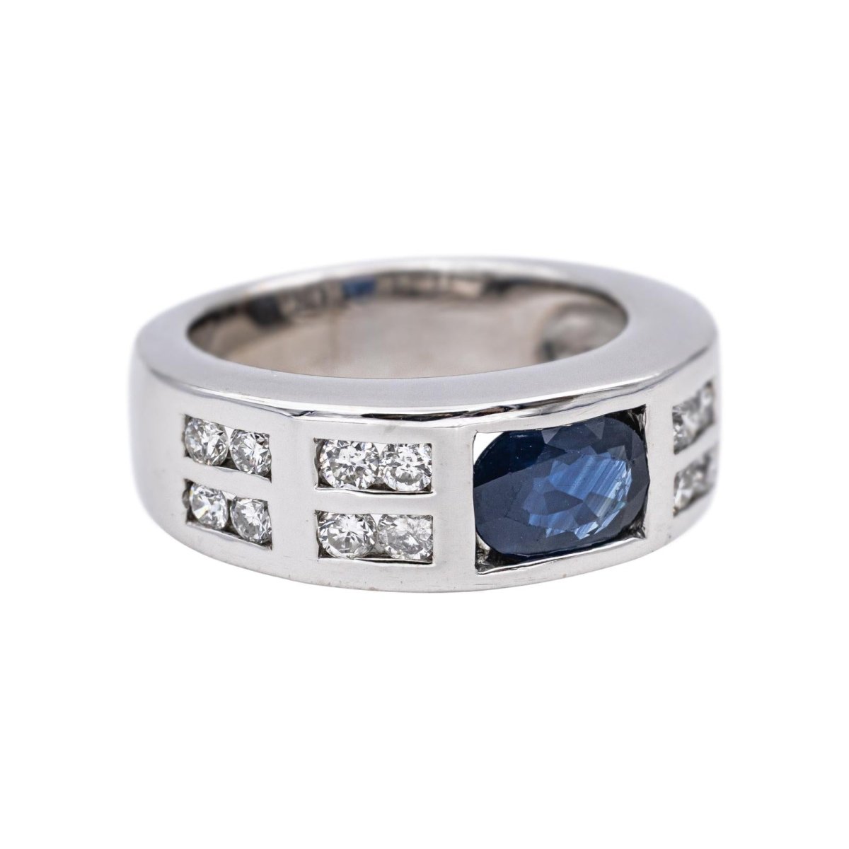 Bague en or blanc, saphir et diamants - Castafiore