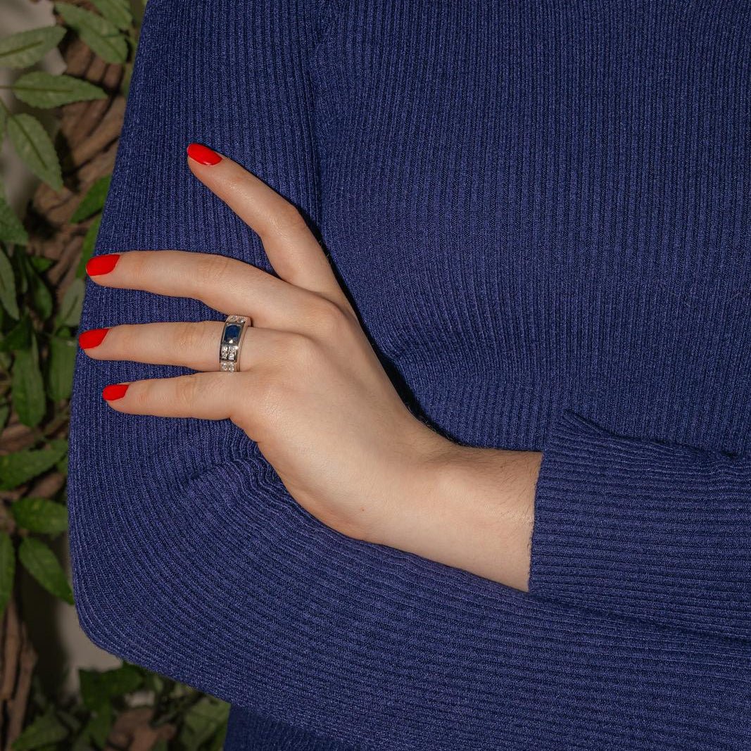 Bague en or blanc, saphir et diamants - Castafiore