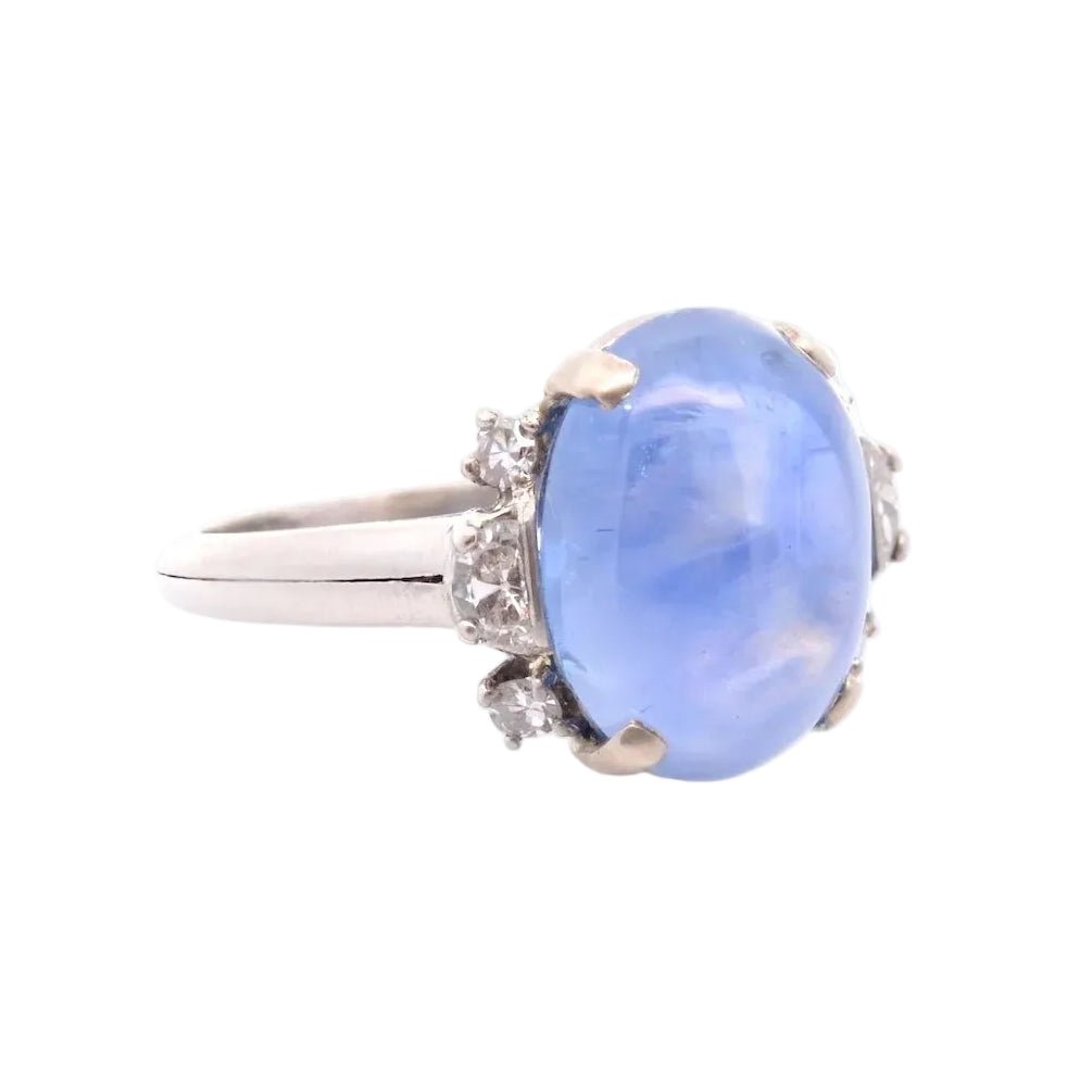 Bague en or blanc, saphir et diamants - Castafiore