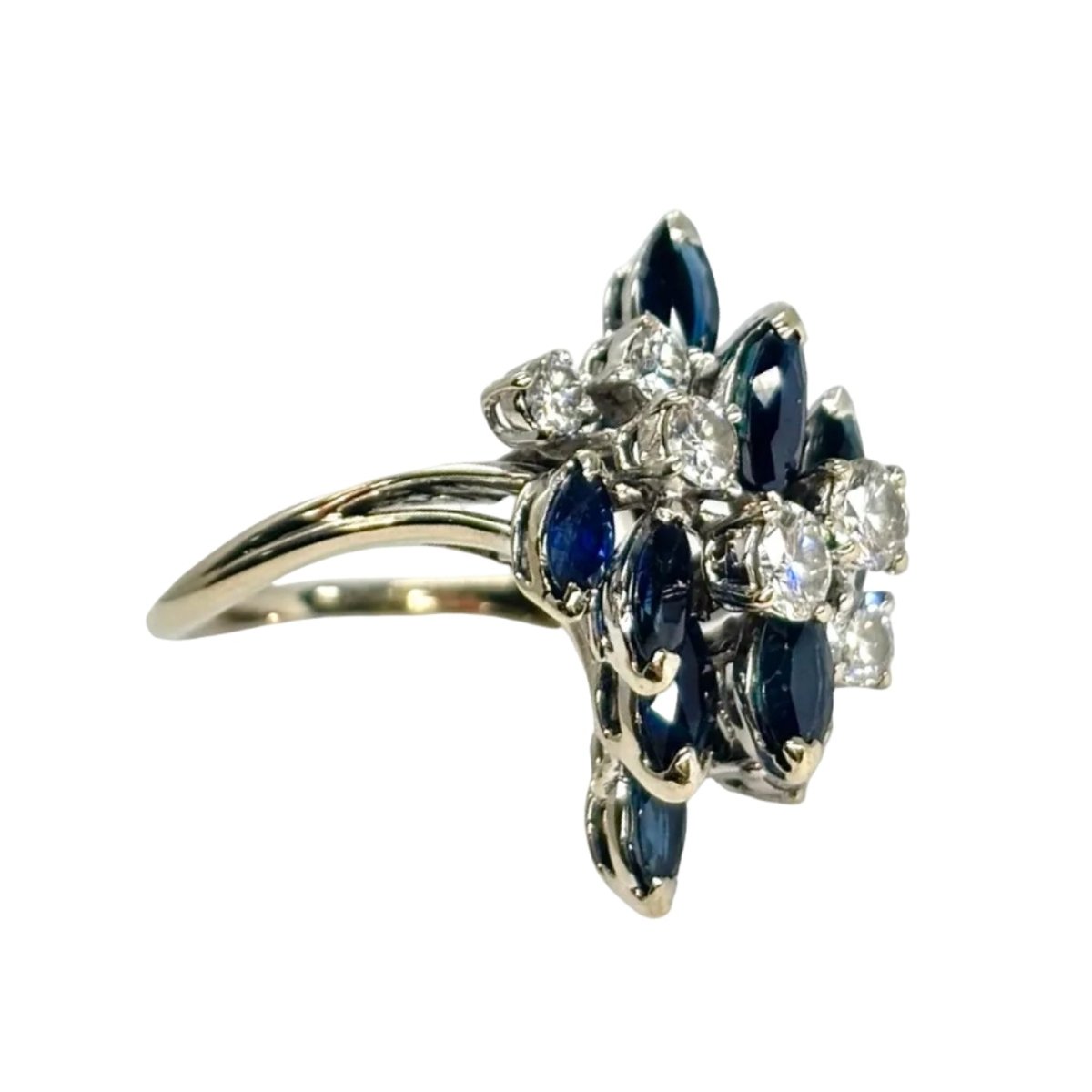 Bague en or blanc, saphirs, et diamants - Castafiore