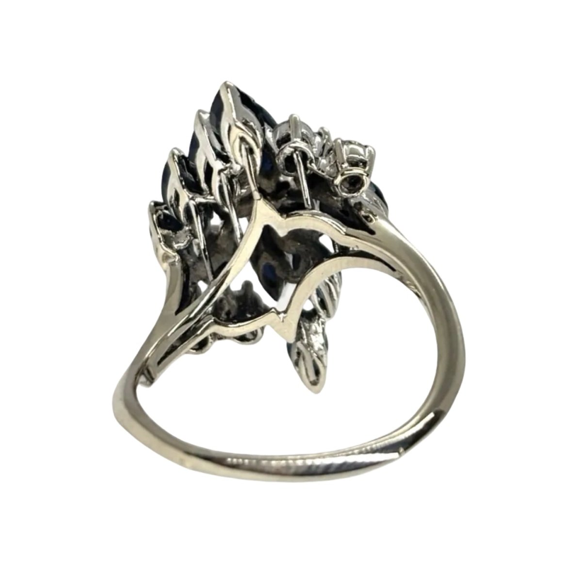 Bague en or blanc, saphirs, et diamants - Castafiore