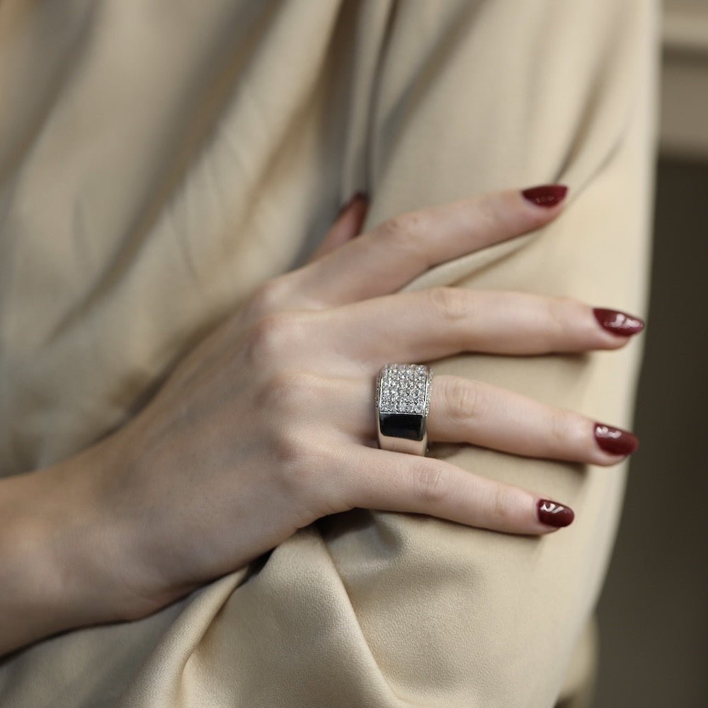 Bague en or gris 18 Cts massif de 37 Grs avec 2,0 Cts de diamants taille brillant G - VS. Taille 55. - Castafiore