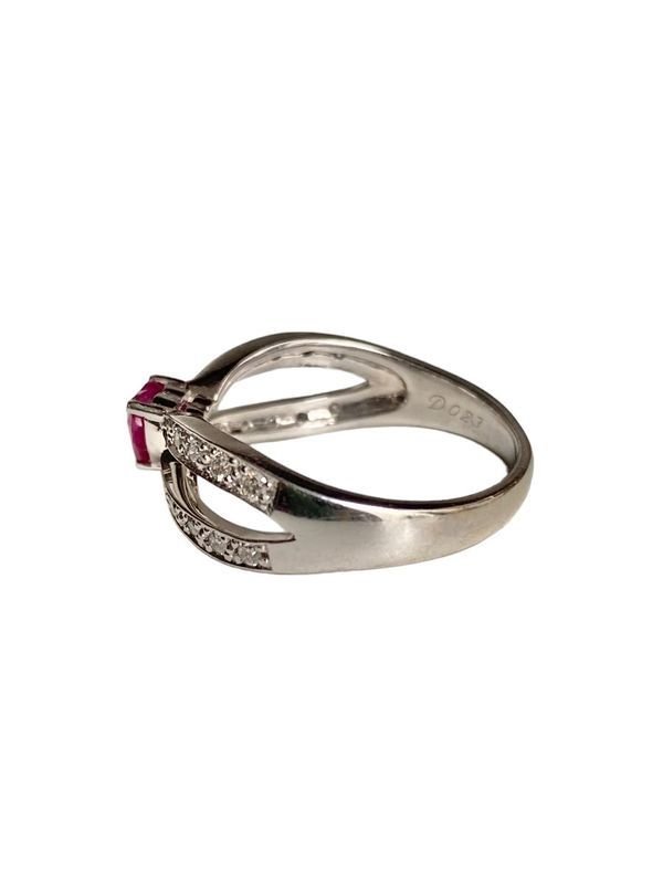 Bague, en or gris 18k, rubis et diamants - Castafiore