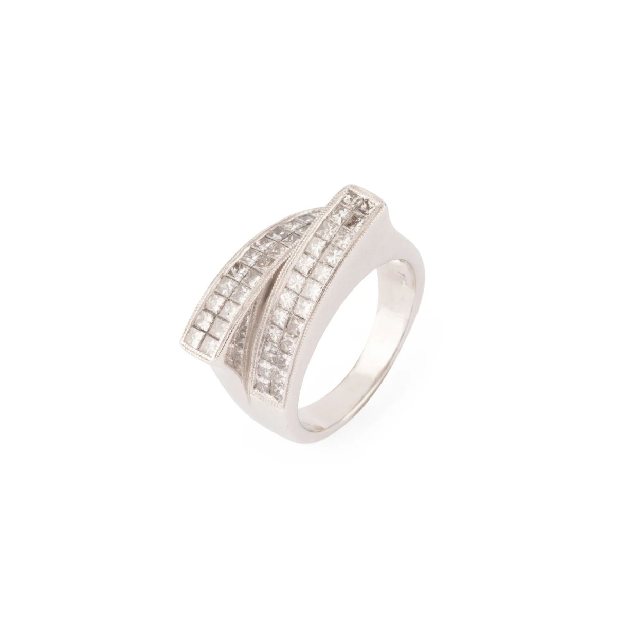 Bague en or gris design en diamant taille princesse - Castafiore