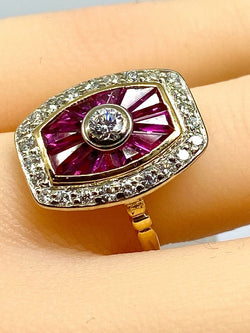 Bague en or jaune 18 carats en diamants et rubis. - Castafiore