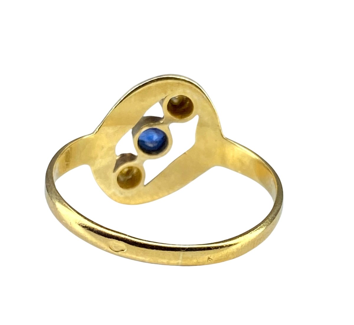 Bague en or jaune 18 carats en saphir et diamants - Castafiore