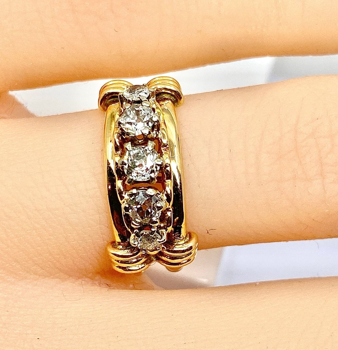 Bague en or jaune 18 carats et 5 diamants - Castafiore