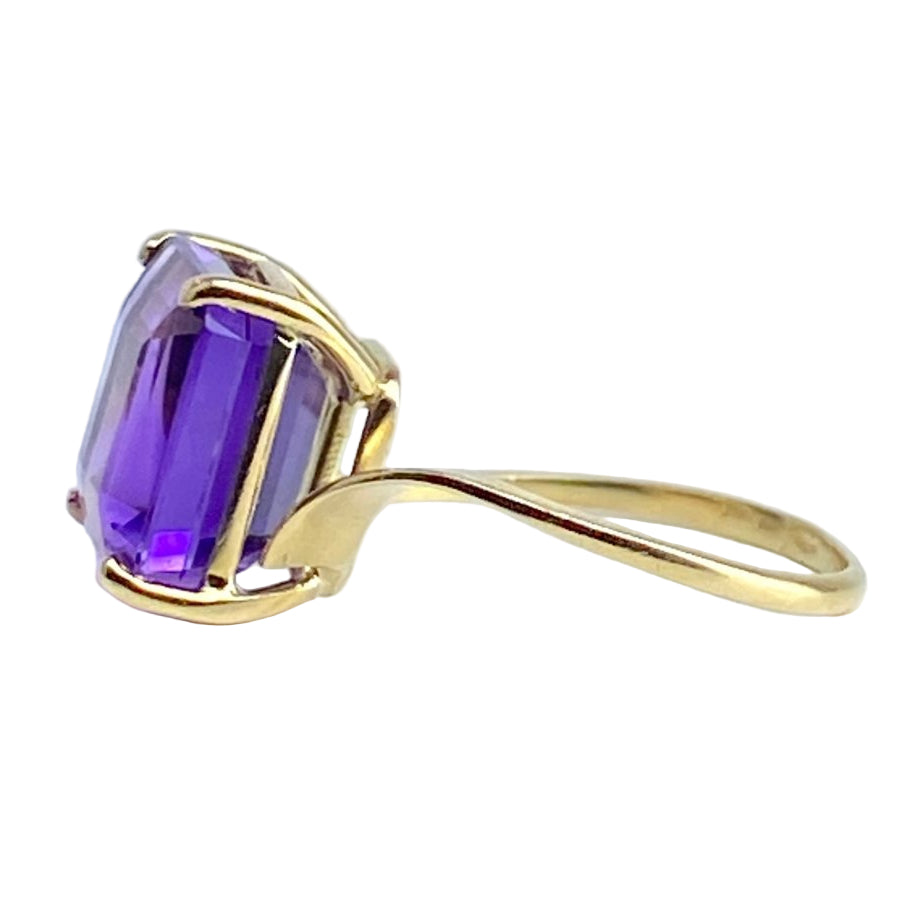 Bague en or jaune 18 carats et améthyste - Castafiore