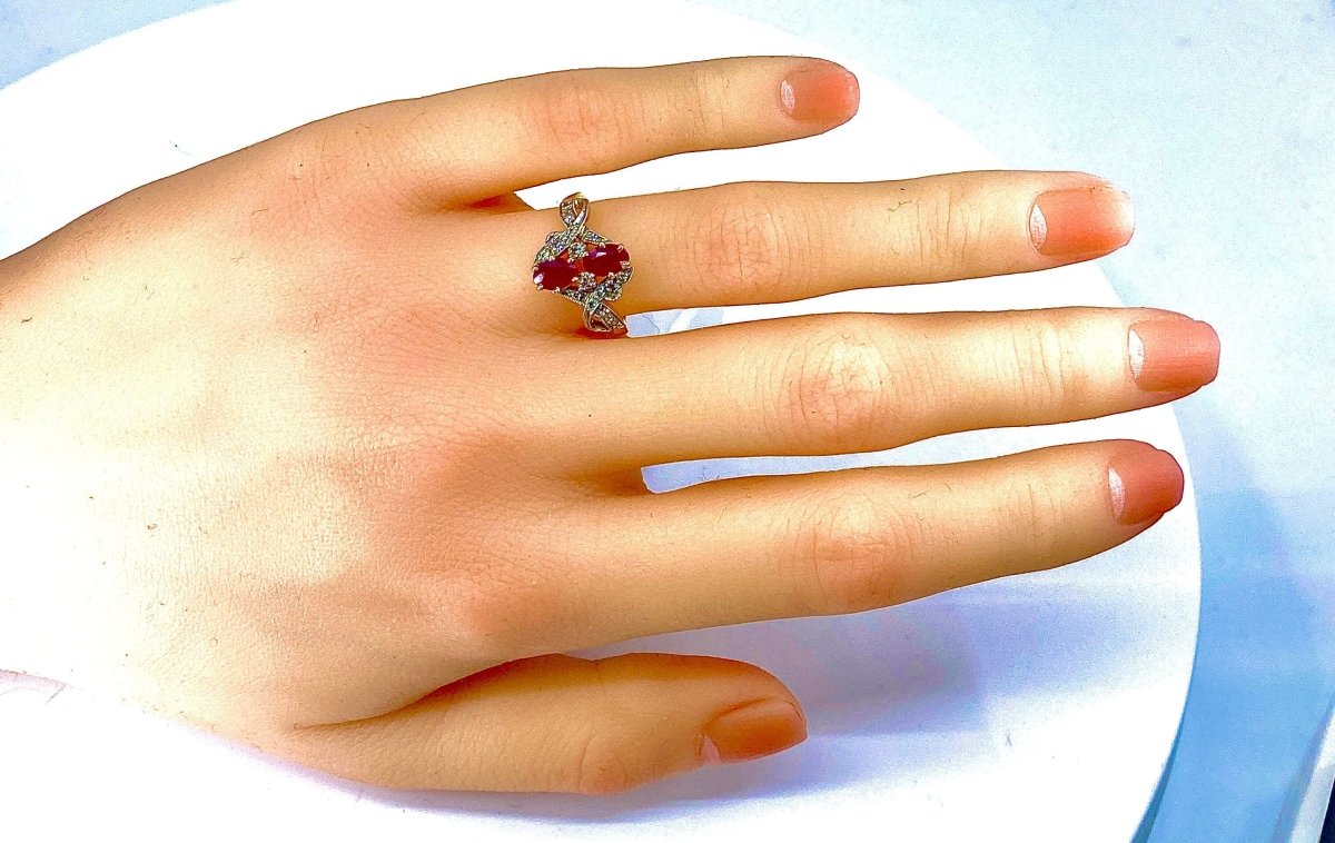 Bague en or jaune 18 carats et platine en rubis et diamants - Castafiore