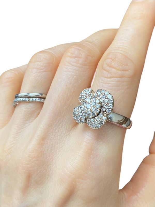 Bague en or jaune 18k en forme de fleur et diamants - Castafiore