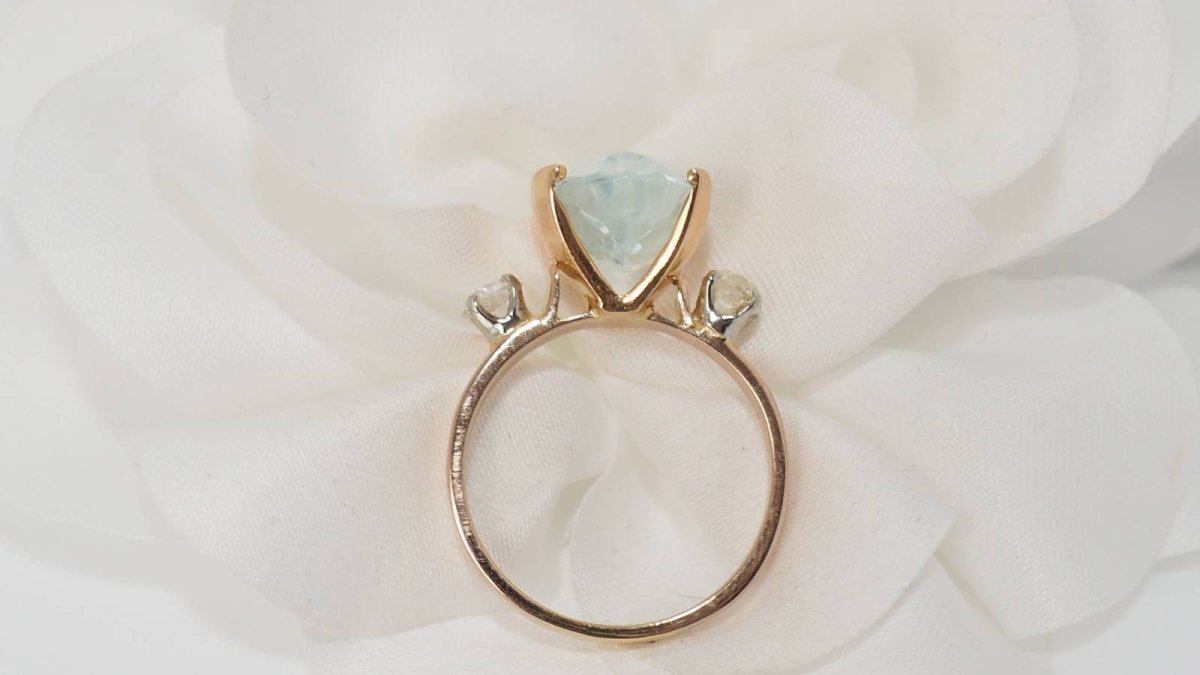 Bague en or jaune, aigue marine et diamants - Castafiore