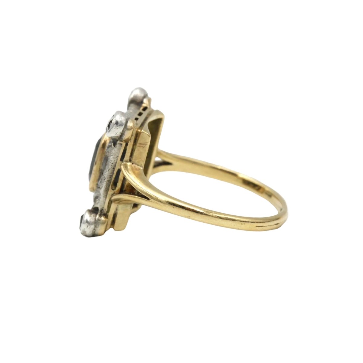 Bague en or jaune, argent, saphir, et diamants - Castafiore
