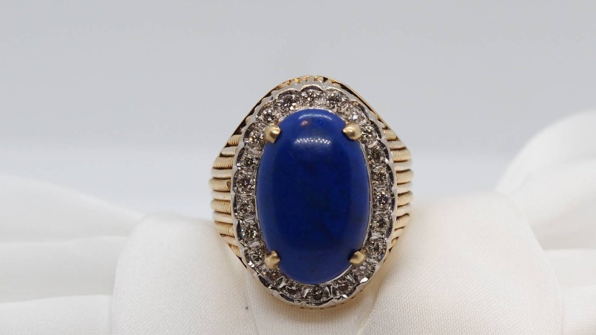 Bague en or jaune, cabochon de Lapis Lazuli et diamants - Castafiore